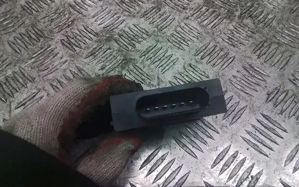 AUDI A4 B9 Bränslepump Modul Kontroll 8W0906093G image 2