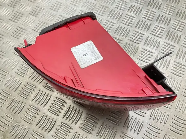 Conjunto de luz trasera derecha Volkswagen Jetta VI image 7