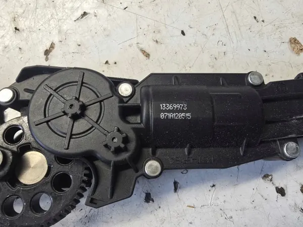 Opel Cascada Cabrio taklås OEM 13369973 image 3