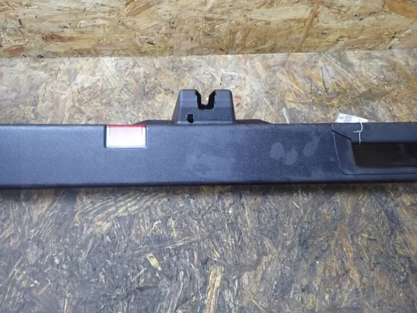 Mercedes-Benz GL X166 Tavaratilan verhoilu OEM A1667404200 image 5
