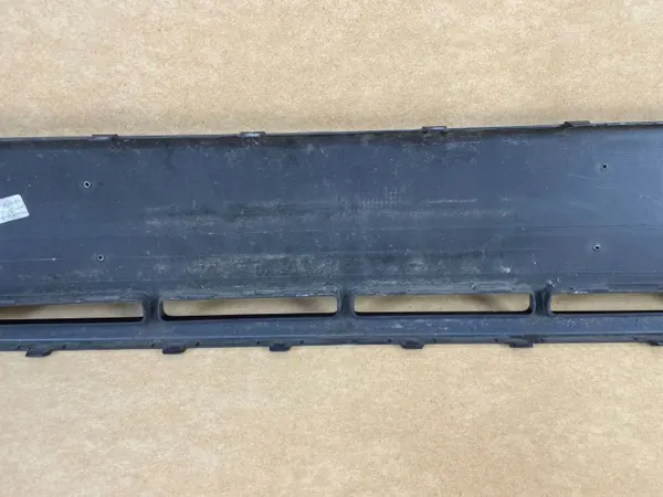OEM 1S0853665B etupuskurin ritilä VW Up 2012-2016 image 7