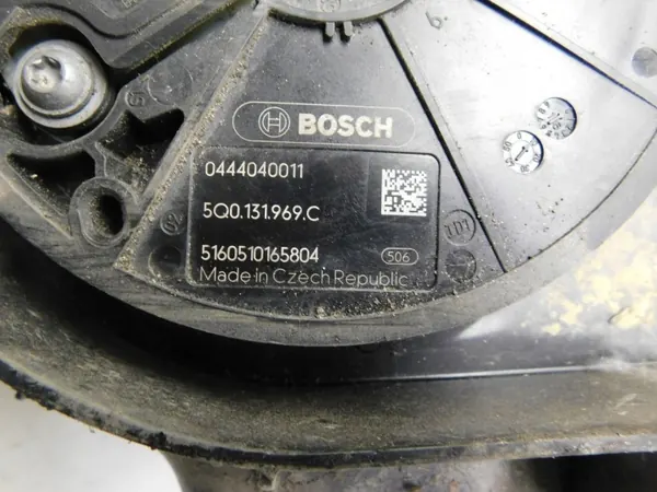 Réservoir/Pompe AdBlue OEM 1K0131877 pour Skoda Yeti 2.0 TDI image 4