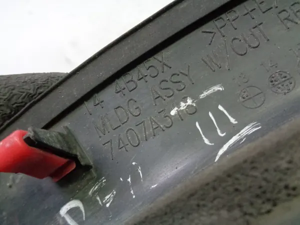 Mitsubishi Outlander III Oikea Takalokasuoja 7407A318 image 5