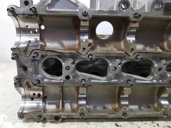 Volvo Moottorin Pää OEM 31375380AA 2.0 B4204T37 image 9