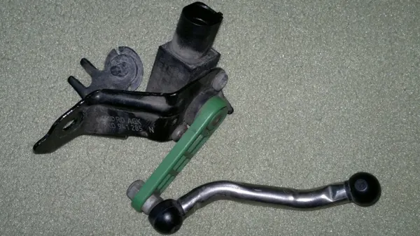 Sensor de Nível Farol Esquerdo Audi A5 8T OEM 6944259477777 image 2