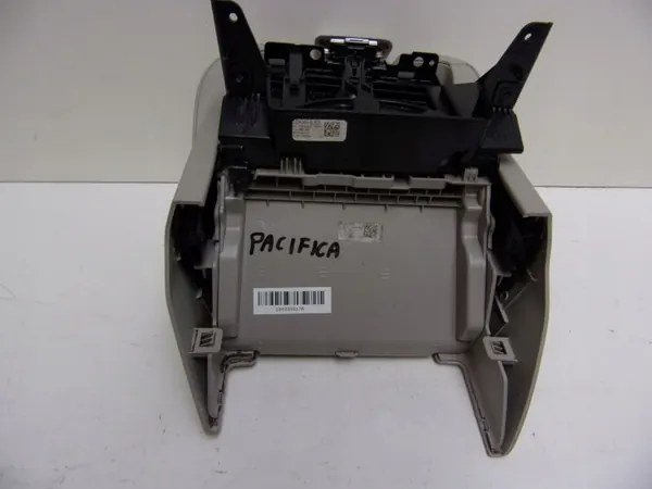 Guardaobjetos OEM 1043359178 para Chrysler Pacifica image 10