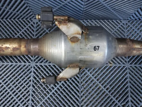 Toyota Corolla Cross DPF OEM 1741024690 - Käytetty image 4