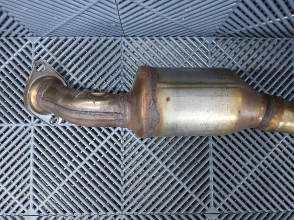 Toyota Corolla Cross DPF OEM 1741024690 - Käytetty image 5
