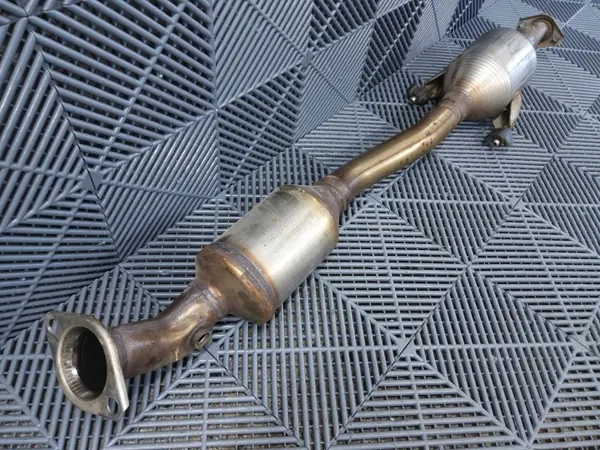 Toyota Corolla Cross DPF OEM 1741024690 - Käytetty image 7