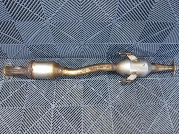 Toyota Corolla Cross DPF OEM 1741024690 - Käytetty image 8