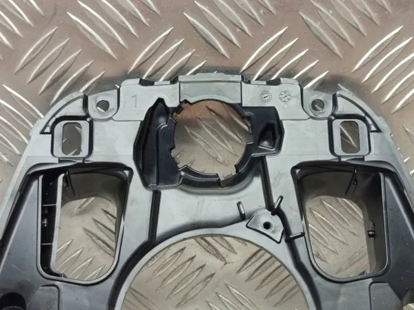 OEM 9396947 Centralhögtalarbrackettram BMW 5/6-serien image 3