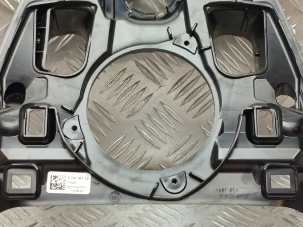 OEM 9396947 Centralhögtalarbrackettram BMW 5/6-serien image 4