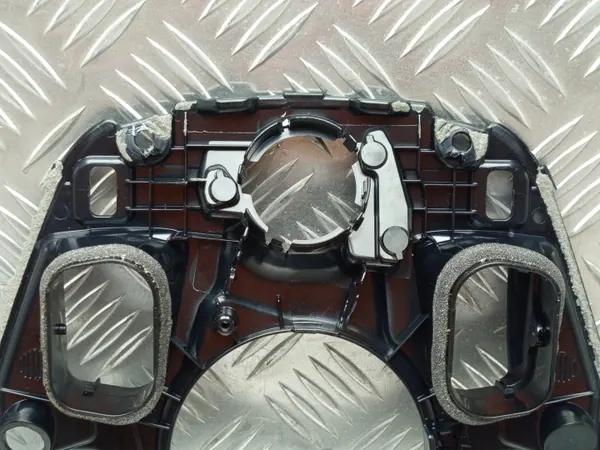 OEM 9396947 Centralhögtalarbrackettram BMW 5/6-serien image 9