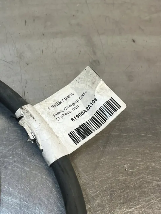 BMW 3 G20 G21 Latauskaapeli Pistoke OEM 61905A2A109 image 6
