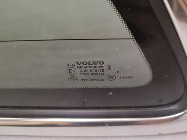 Volvo S90/V90 bakkarossglas OEM 32219954 image 4