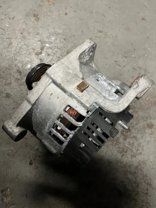 VW PASSAT B5 Vaihtovirtageneraattori 120A image 2