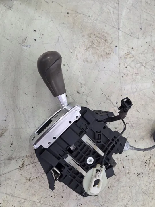 Pommeau de levier OEM 4E1713041AJ pour Audi A8 D3 image 4