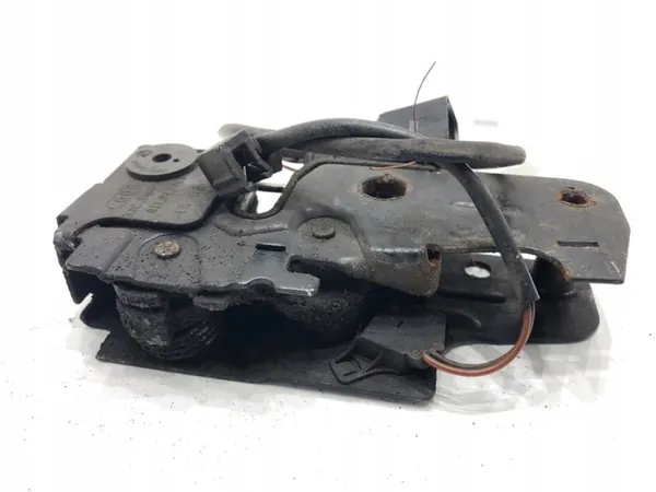 Framhuvudslås Audi A4 B8 Sedan 8T0823509 07-15 image 3