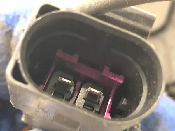 Framhuvudslås Audi A4 B8 Sedan 8T0823509 07-15 image 4