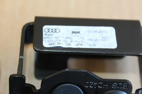 Audi e-tron 55 fästbracket OEM 4KE861735/736 image 4