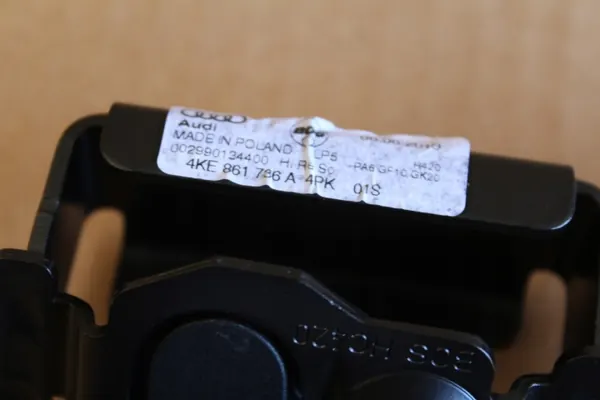 Audi e-tron 55 fästbracket OEM 4KE861735/736 image 6
