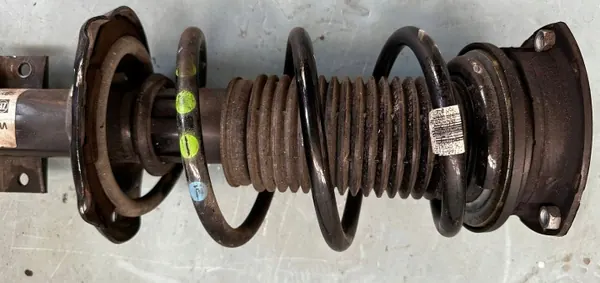 OEM 6Q0412141C Vorderer rechter Stoßdämpfer für VW Taigo image 7