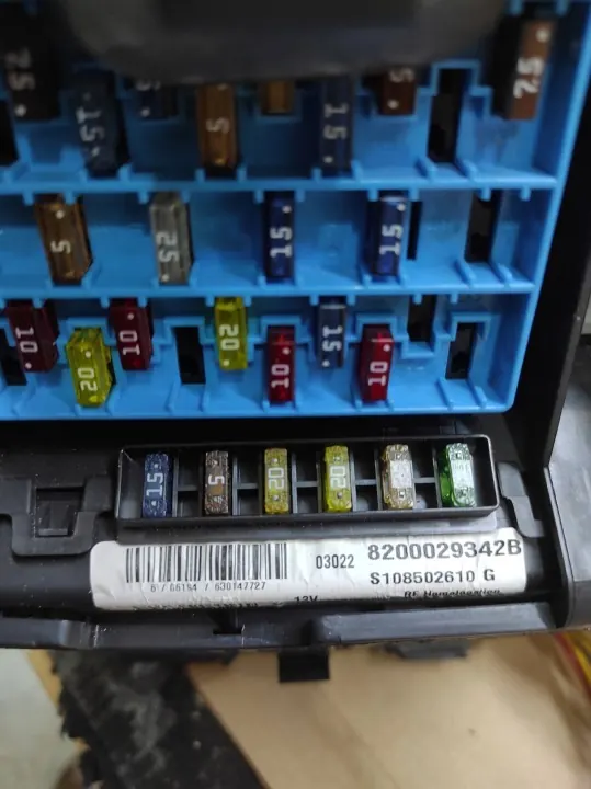 Módulo BSI Caixa de Fusíveis OEM 8200029342 Renault Scenic I image 3