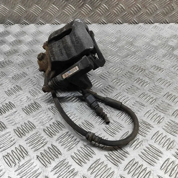 Oikea etujarrusatula Audi Q3 8V0615124D image 4