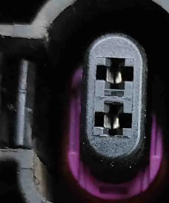 Oikea etujarrusatula Audi Q3 8V0615124D image 6