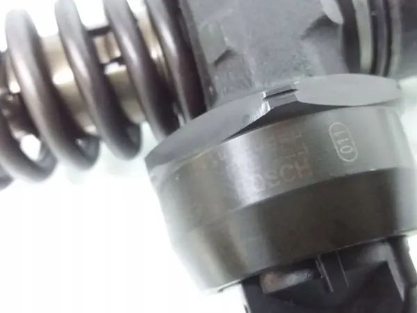 Iniettore carburante Volkswagen Touareg I 2003 OEM 07Z130073H image 4