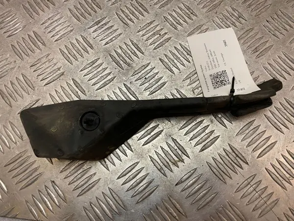 Volvo XC60 II vasen lokasuojus OEM 31425389 image 2