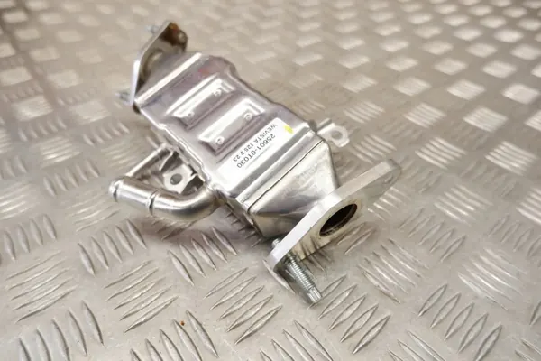 Arrefecedor EGR Toyota OEM 256010T030 - Usado image 3