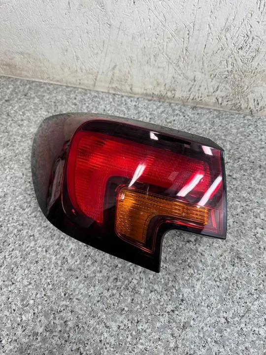 Lámpara Trasera Izquierda Astra K 2015-2022 image 9