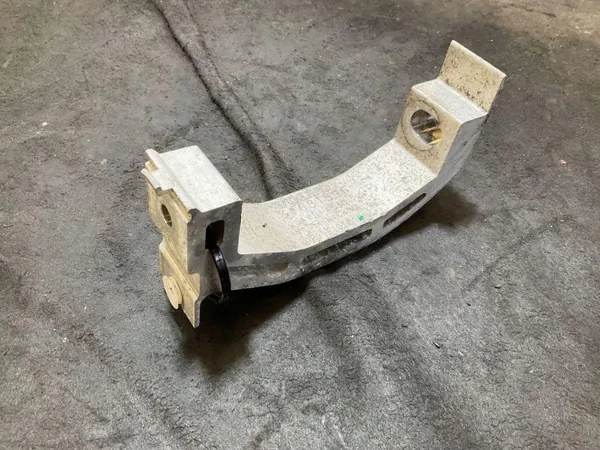 Pièce de compartiment moteur Volvo OEM 31681596 d'occasion image 2