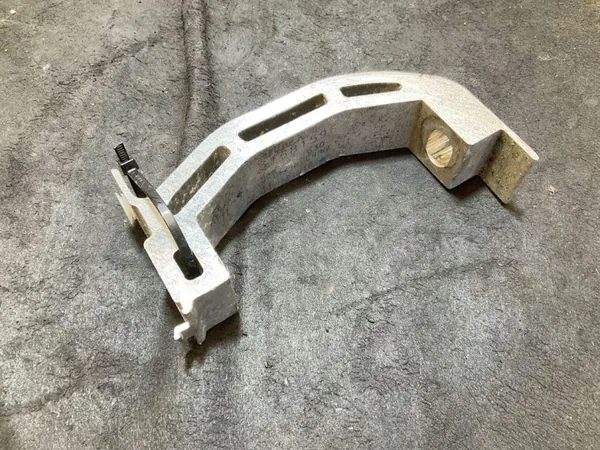 Pièce de compartiment moteur Volvo OEM 31681596 d'occasion image 4