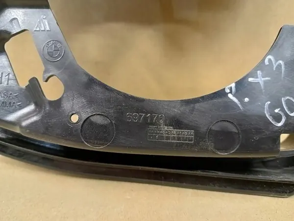 Spegelfästringshöger fram BMW X3 G01 OEM 697170 image 3