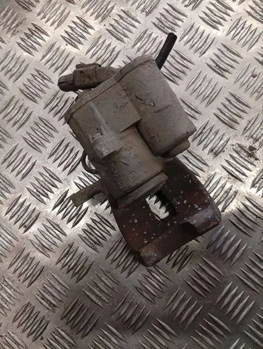 Volkswagen PASSAT B6 2007 Rechte Hintere Bremszange OEM 3C0615404E image 2