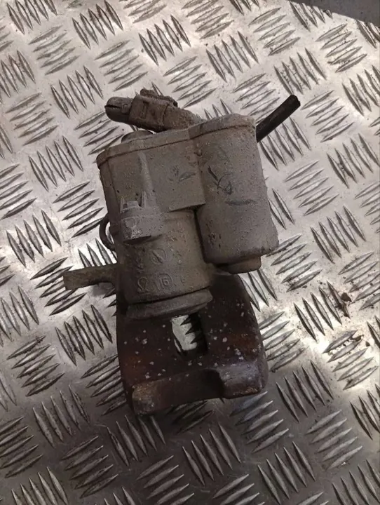 Volkswagen PASSAT B6 2007 Rechte Hintere Bremszange OEM 3C0615404E image 3