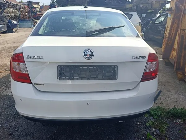 Brandstofpomp SKODA RAPID 1.4TDI 6R0919050AC image 6