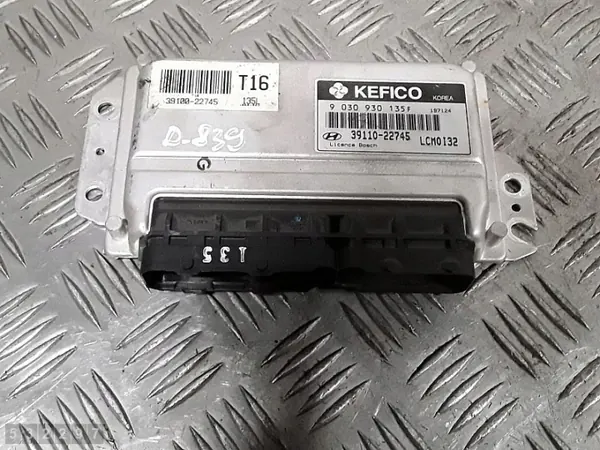 1999 Hyundai Accent ECU 3911022745 image 2