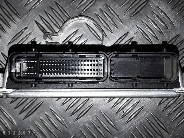 1999 Hyundai Accent ECU 3911022745 image 4