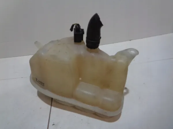 Audi A8 D3 Ausdehnungsbehälter 4E0121403C image 4