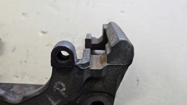 Suporte de fixação dianteiro OEM AUDI A4 B6 B7 A6 C5 1.9 TDI image 3