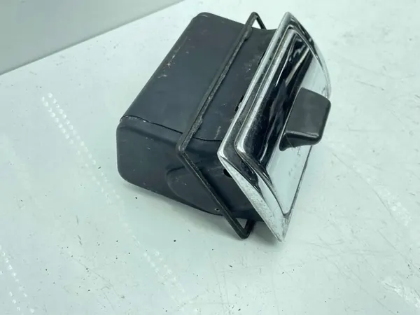 OEM BCE23111 Takaoven Tuhkakuppi Rolls-Royce Silver Spur 1986 image 3
