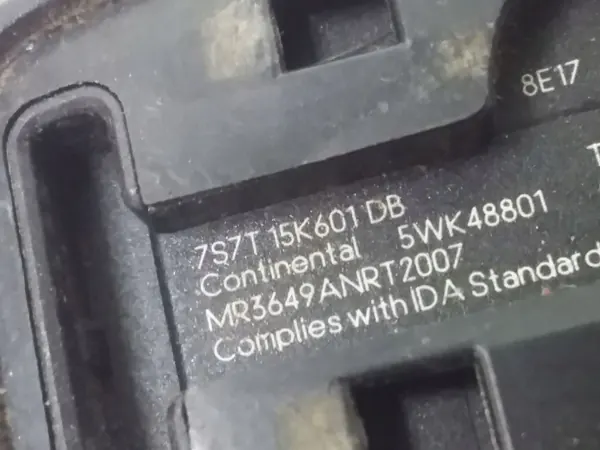 Ford Mondeo låsinsats OEM 7S7T15K601DB image 3