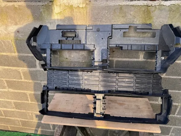 Ford Edge MK2 framgrill OEM GT4B8475A image 4