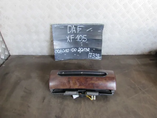 Cinzeiro OEM 1316504 para DAF XF 105 SpaceCab image 2