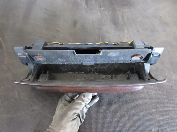 Cinzeiro OEM 1316504 para DAF XF 105 SpaceCab image 5