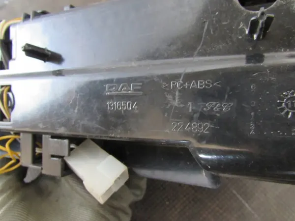 Cinzeiro OEM 1316504 para DAF XF 105 SpaceCab image 7