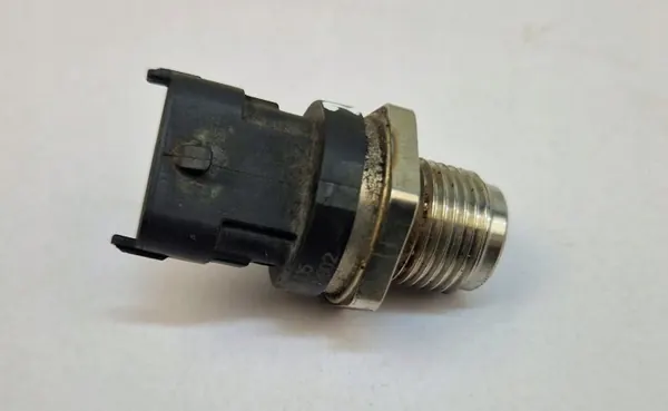 Kraftstoffdrucksensor OEM 0281006035 für Kia Sportage image 3